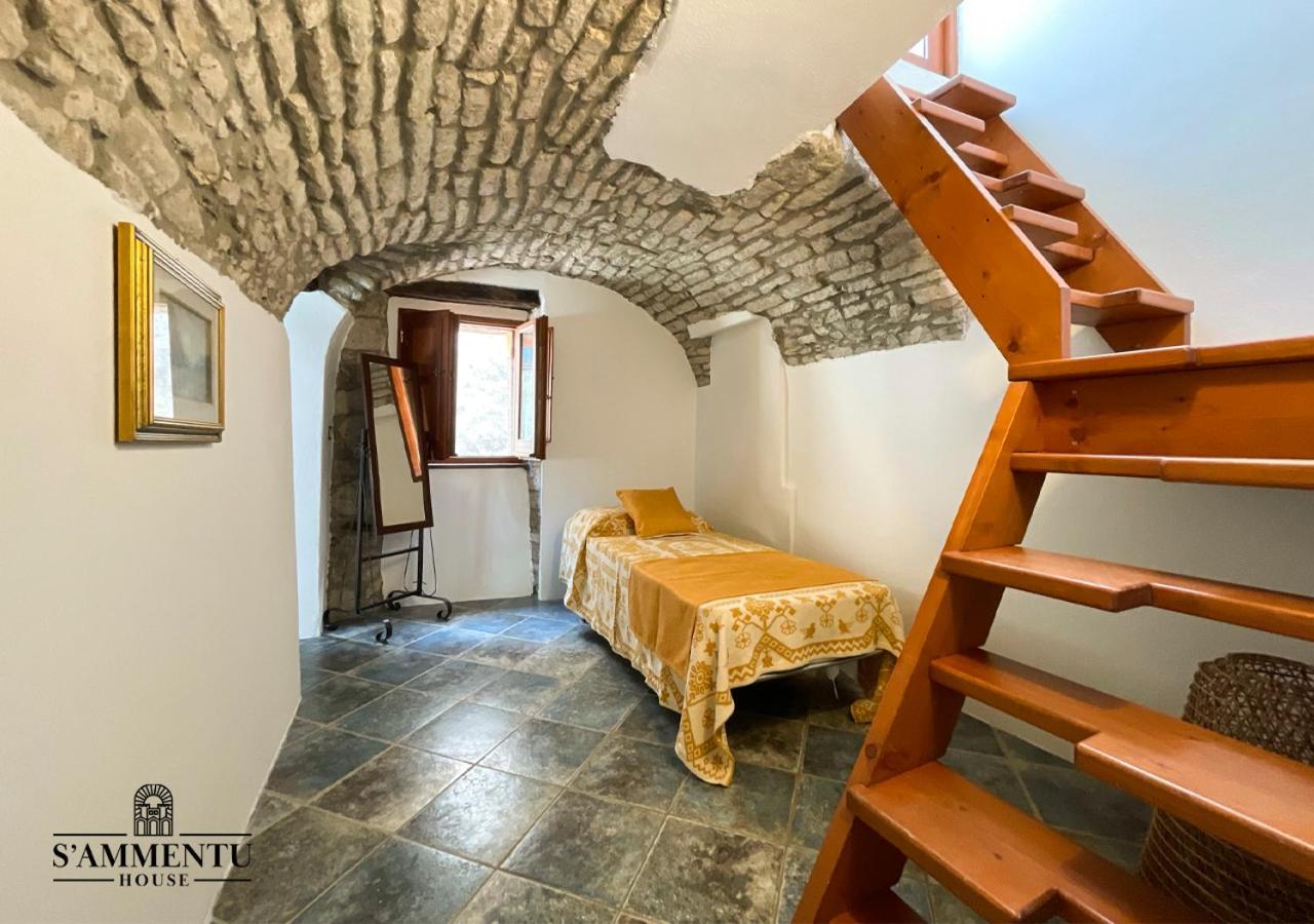 S'Ammentu House Hotel Bosa Bagian luar foto
