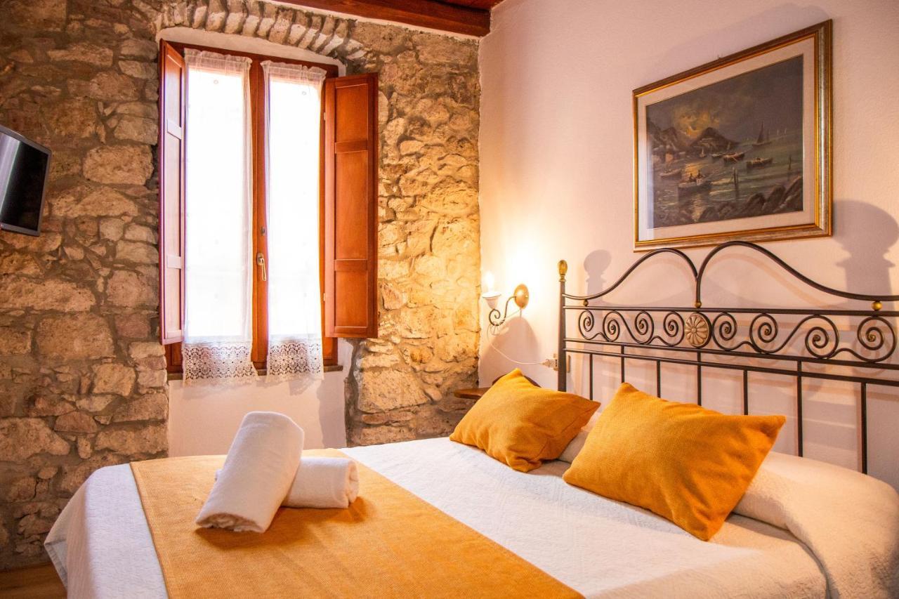 S'Ammentu House Hotel Bosa Bagian luar foto