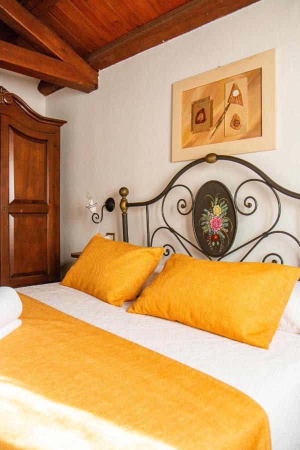 S'Ammentu House Hotel Bosa Bagian luar foto