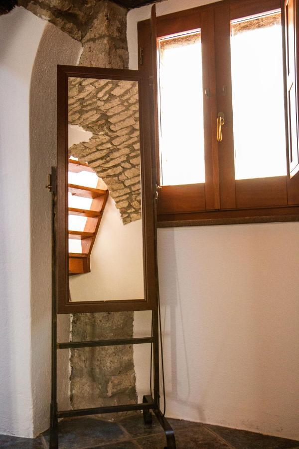 S'Ammentu House Hotel Bosa Bagian luar foto
