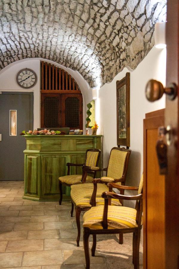 S'Ammentu House Hotel Bosa Bagian luar foto