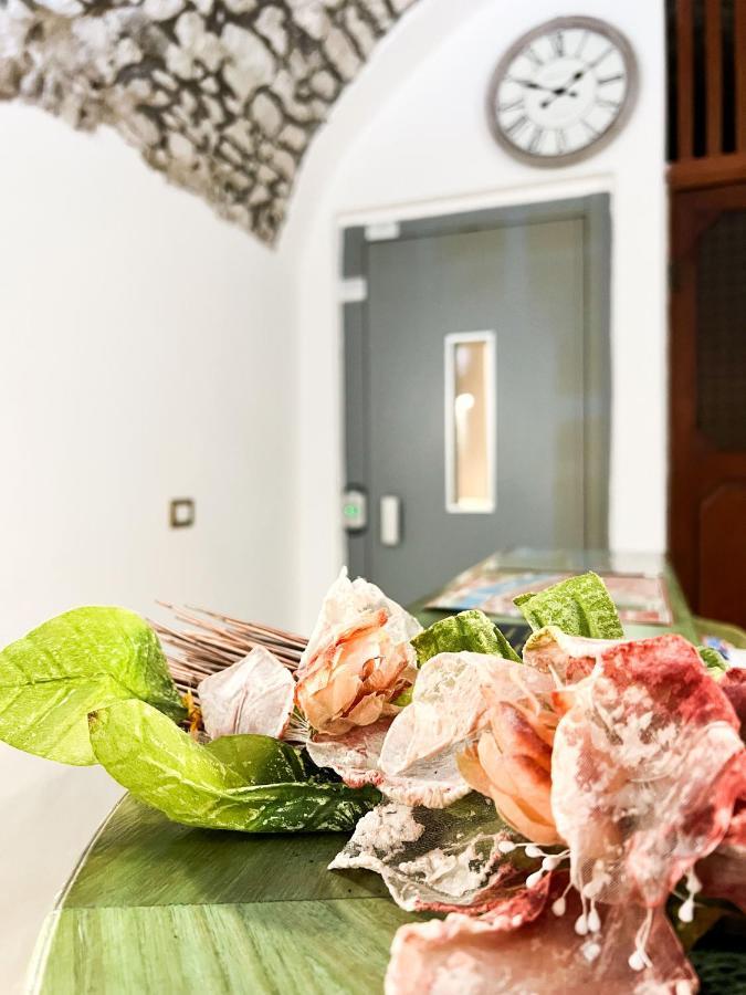 S'Ammentu House Hotel Bosa Bagian luar foto