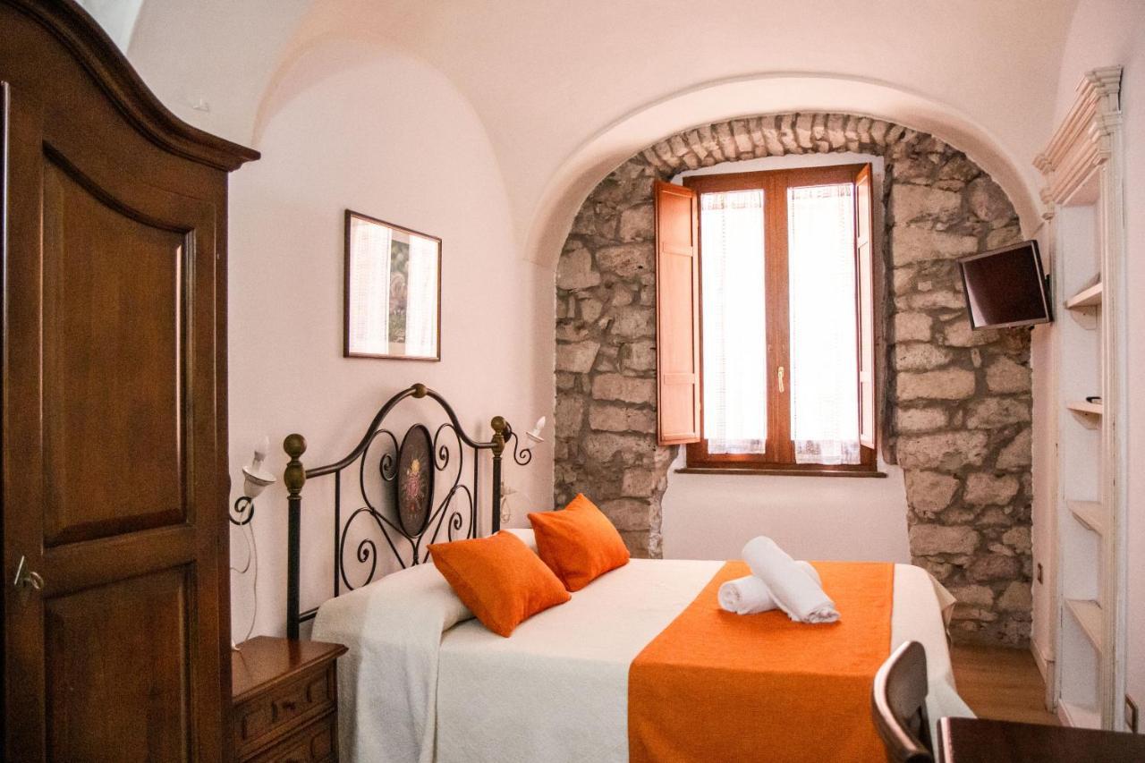 S'Ammentu House Hotel Bosa Bagian luar foto