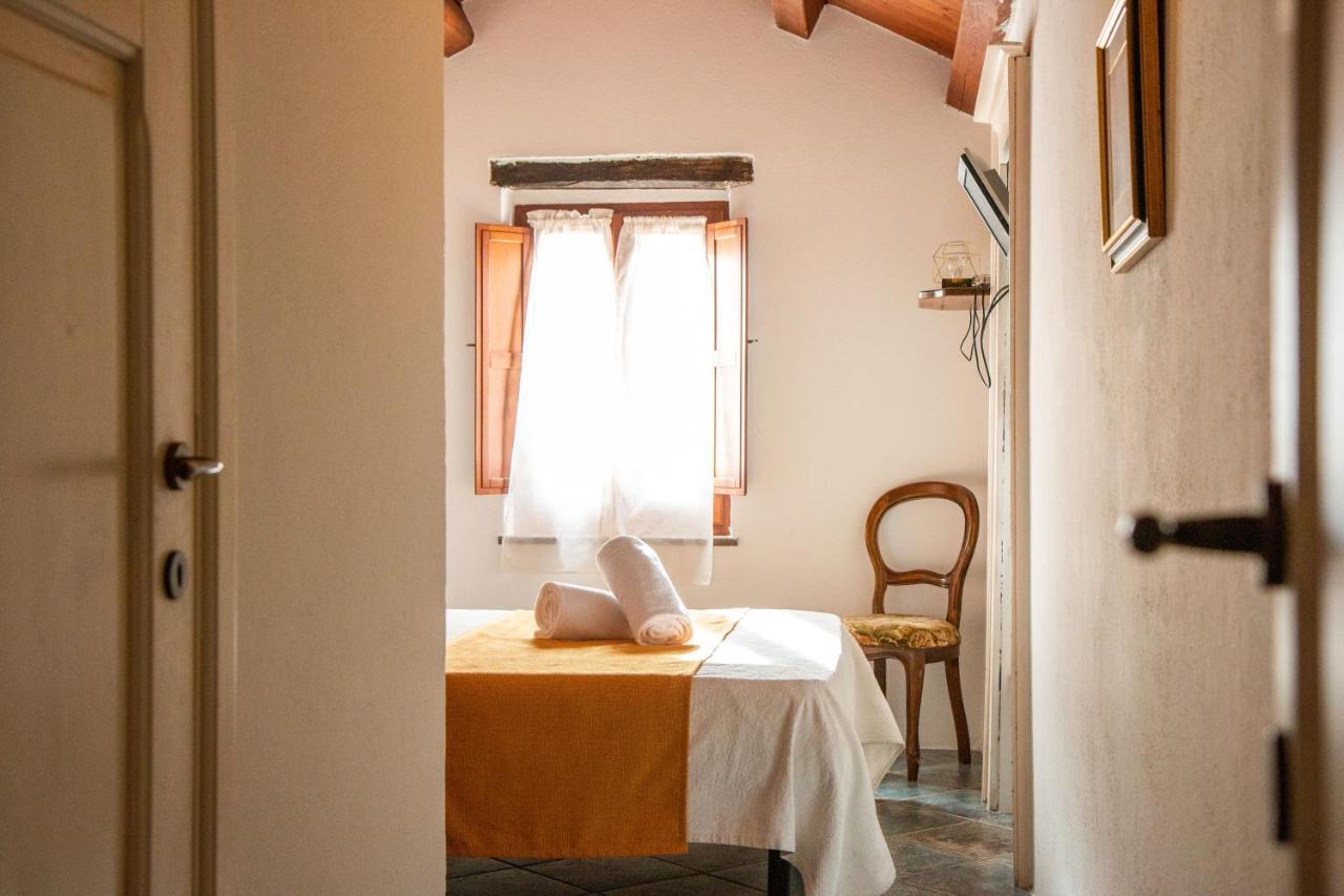 S'Ammentu House Hotel Bosa Bagian luar foto