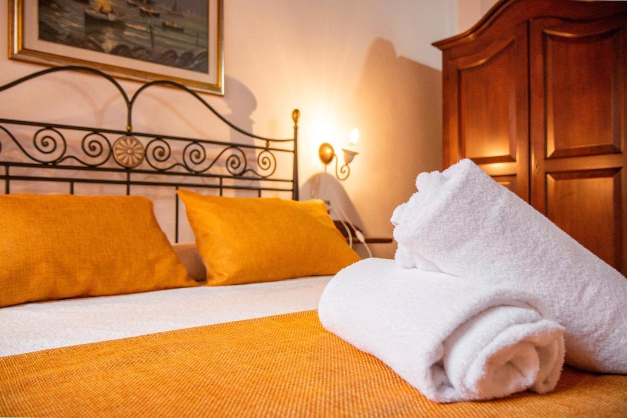 S'Ammentu House Hotel Bosa Bagian luar foto