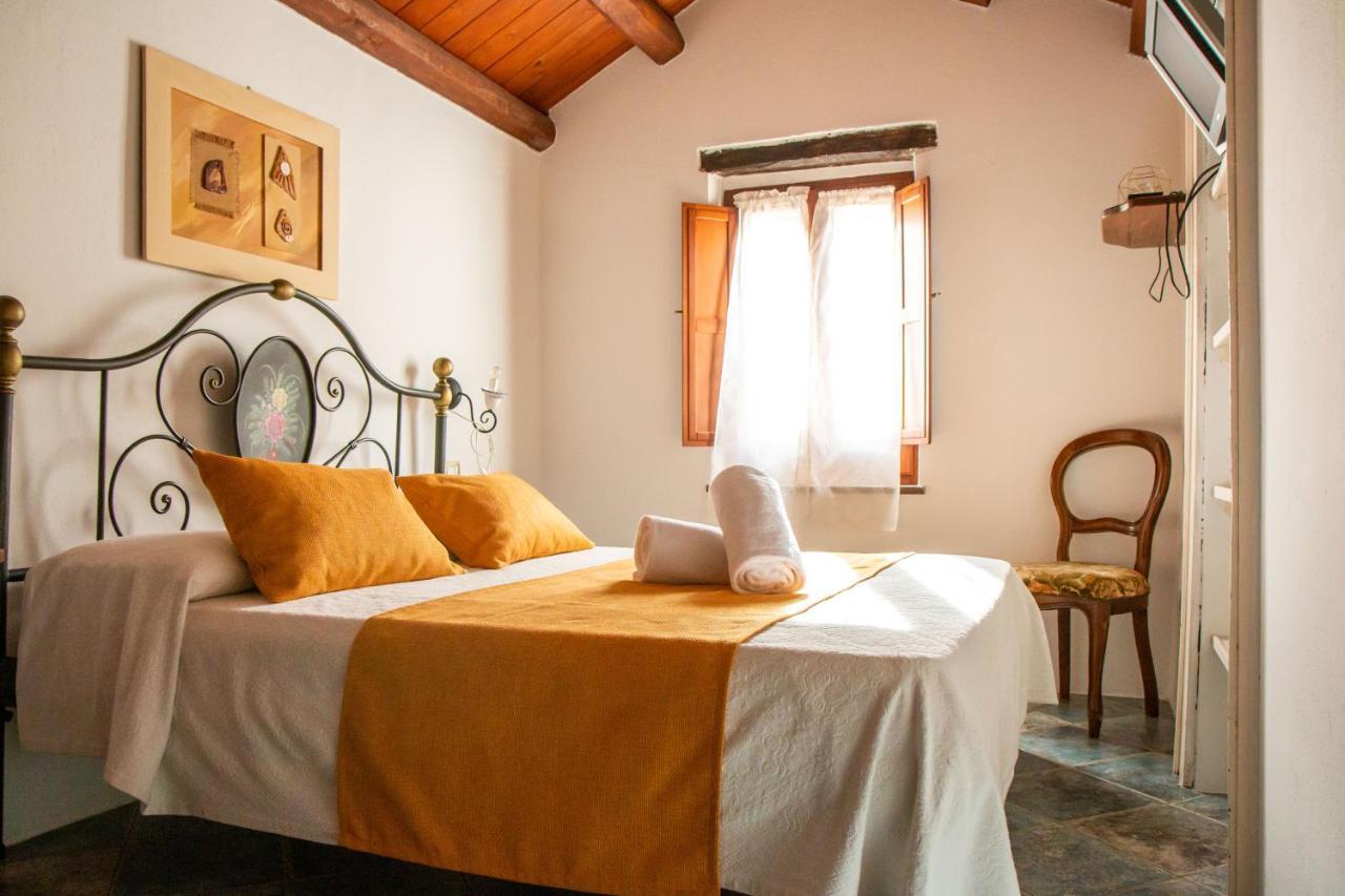 S'Ammentu House Hotel Bosa Bagian luar foto