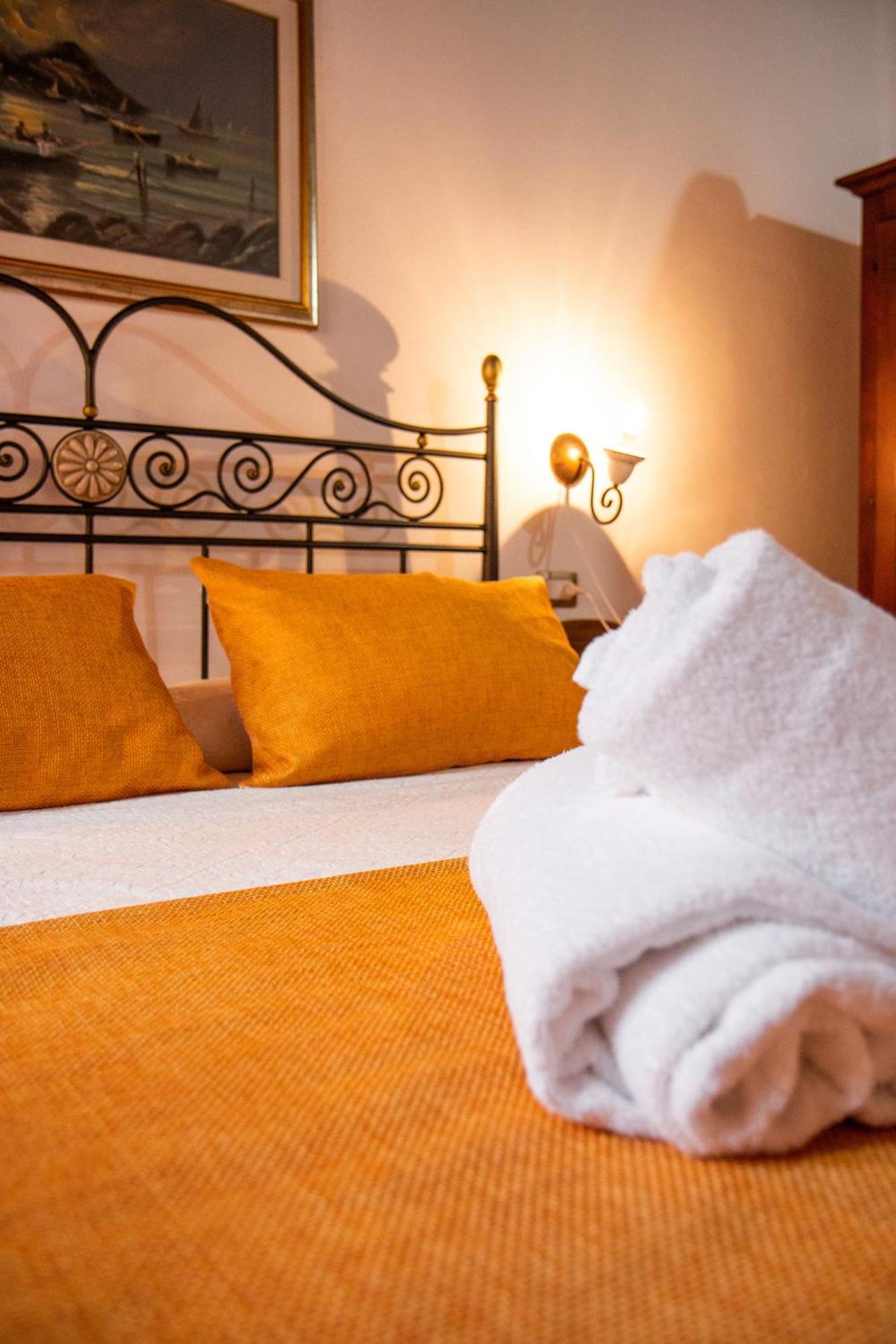 S'Ammentu House Hotel Bosa Bagian luar foto